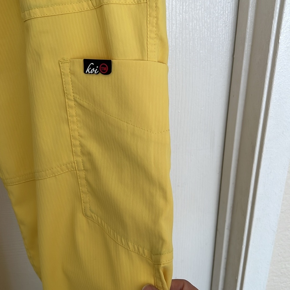 Koi Lite scrub set - Picture 8 of 10